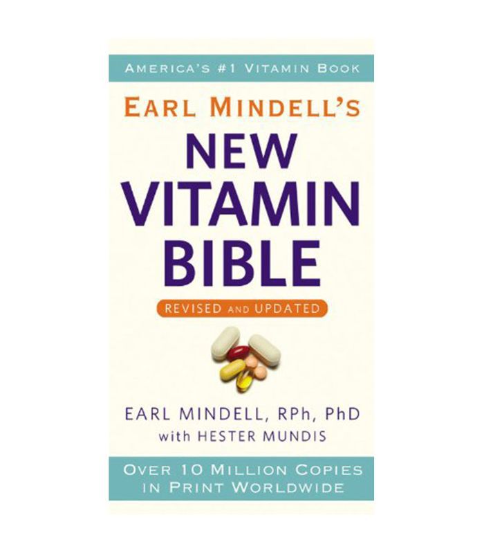 厄尔·明德尔的新维生素圣经书的封面有橙色和蓝色的写作。