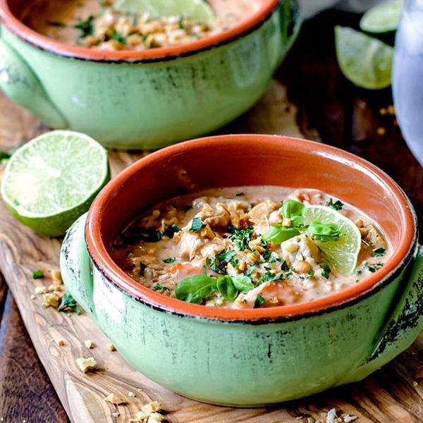 泰国鸡慢炖锅的汤