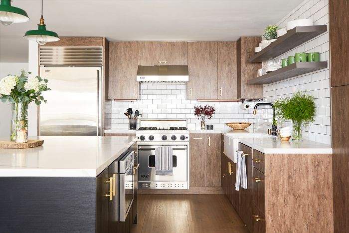 厨房与地铁瓷砖后挡板