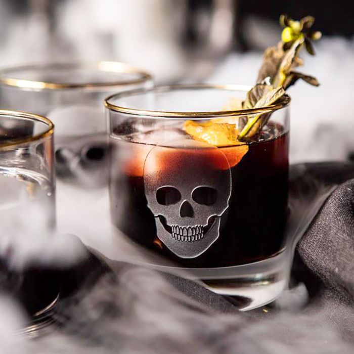 甜苦艾酒鸡尾酒