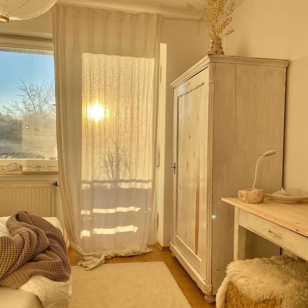 卧室横渡窗帘。