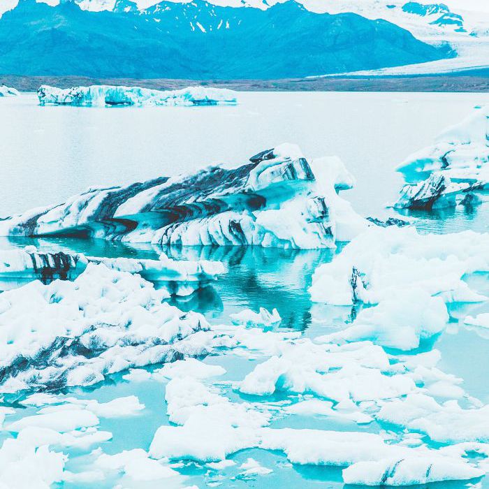 冰川在冰岛。“class=