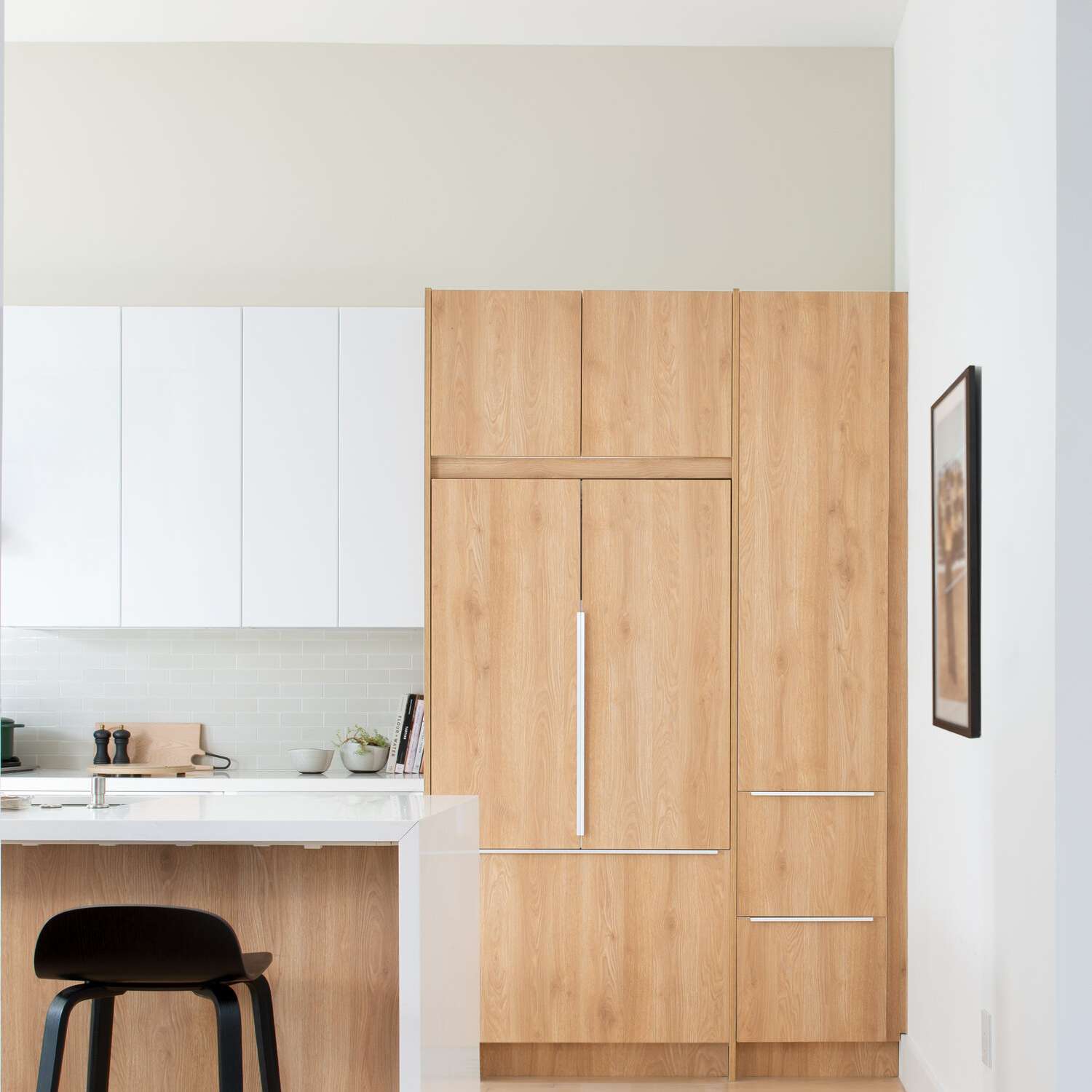 厨房里有宜家(IKEA)的橱柜