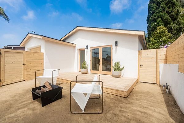 加利福尼亚凉爽的平房风格的家。