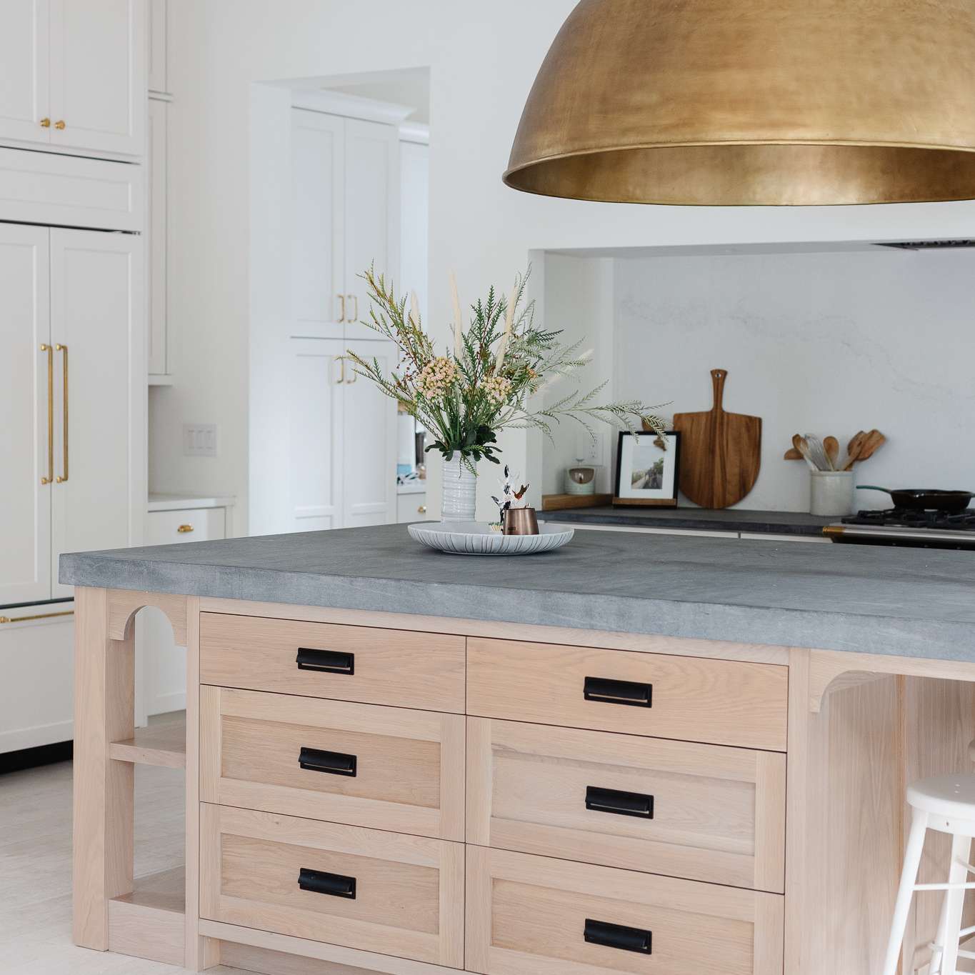 木岛上有石头上面和大金吊坠光。