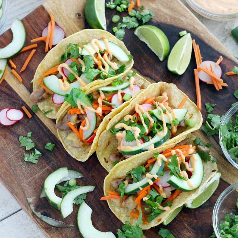 鸡Banh mi炸玉米饼用辣蛋黄酱＂class=