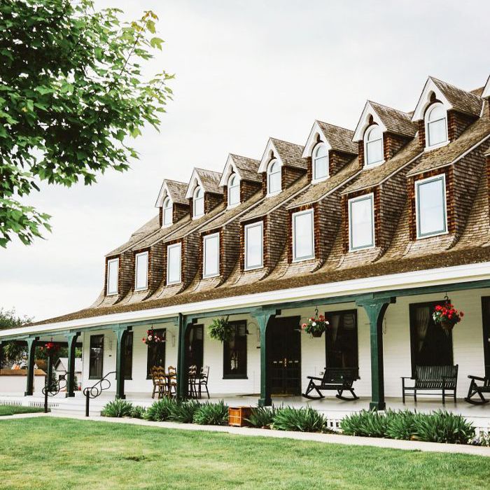 农场风格的家在谢里丹，怀俄明州