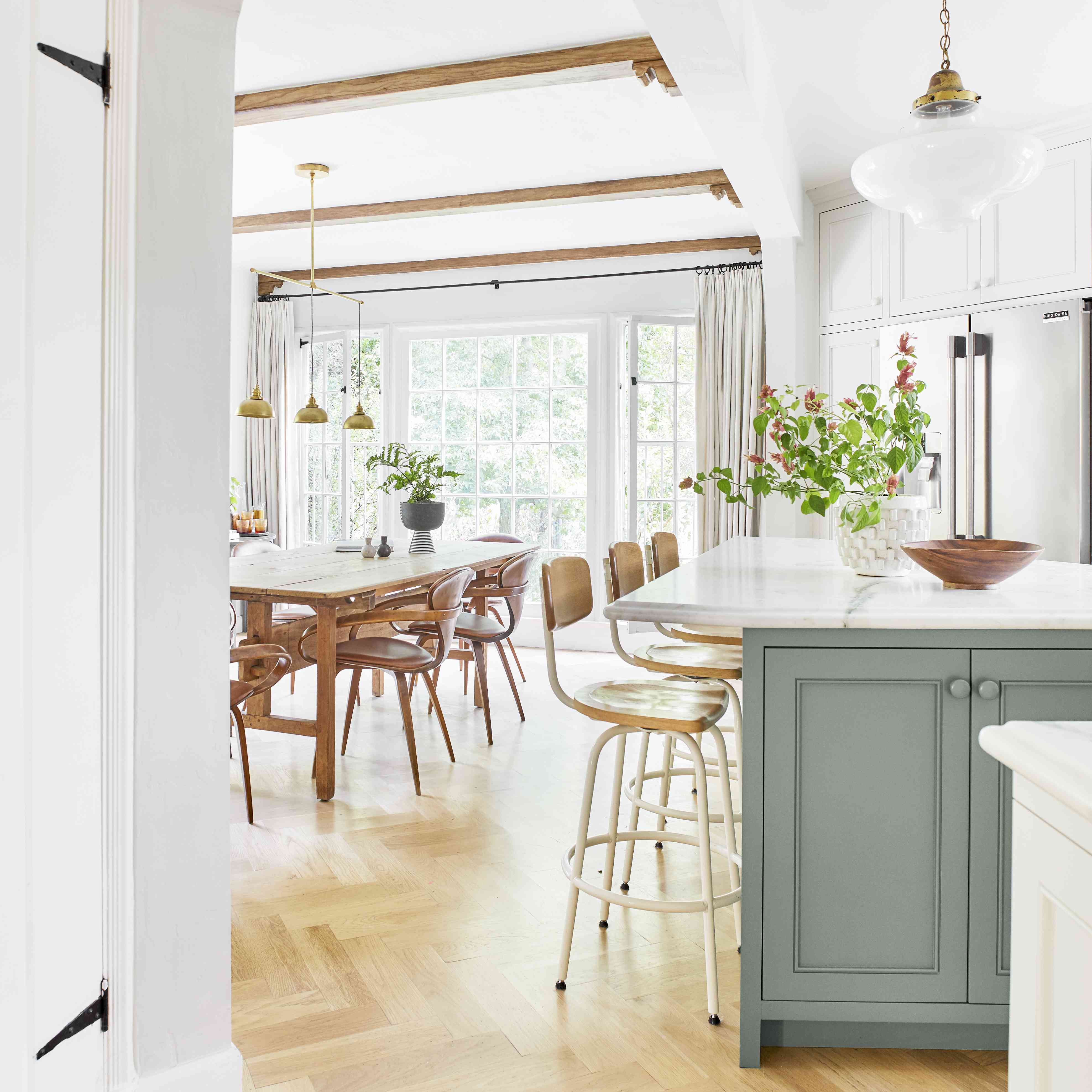 什么是开放式概念-开放式平面的客厅和餐厅