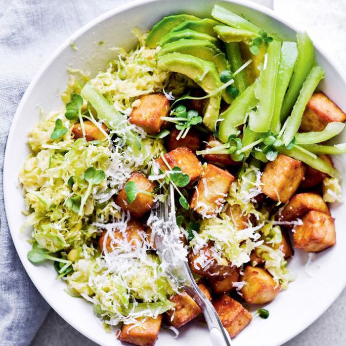 脆豆腐和光头抱子甘蓝沙拉