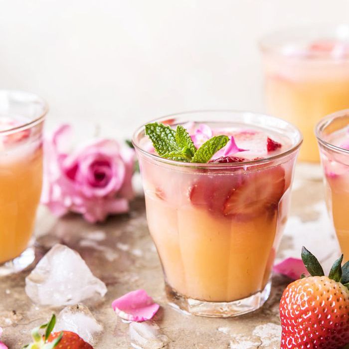 铸造橙色和草莓冷却器