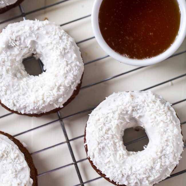 烤胡萝卜蛋糕甜甜圈-最好的无麸质食谱