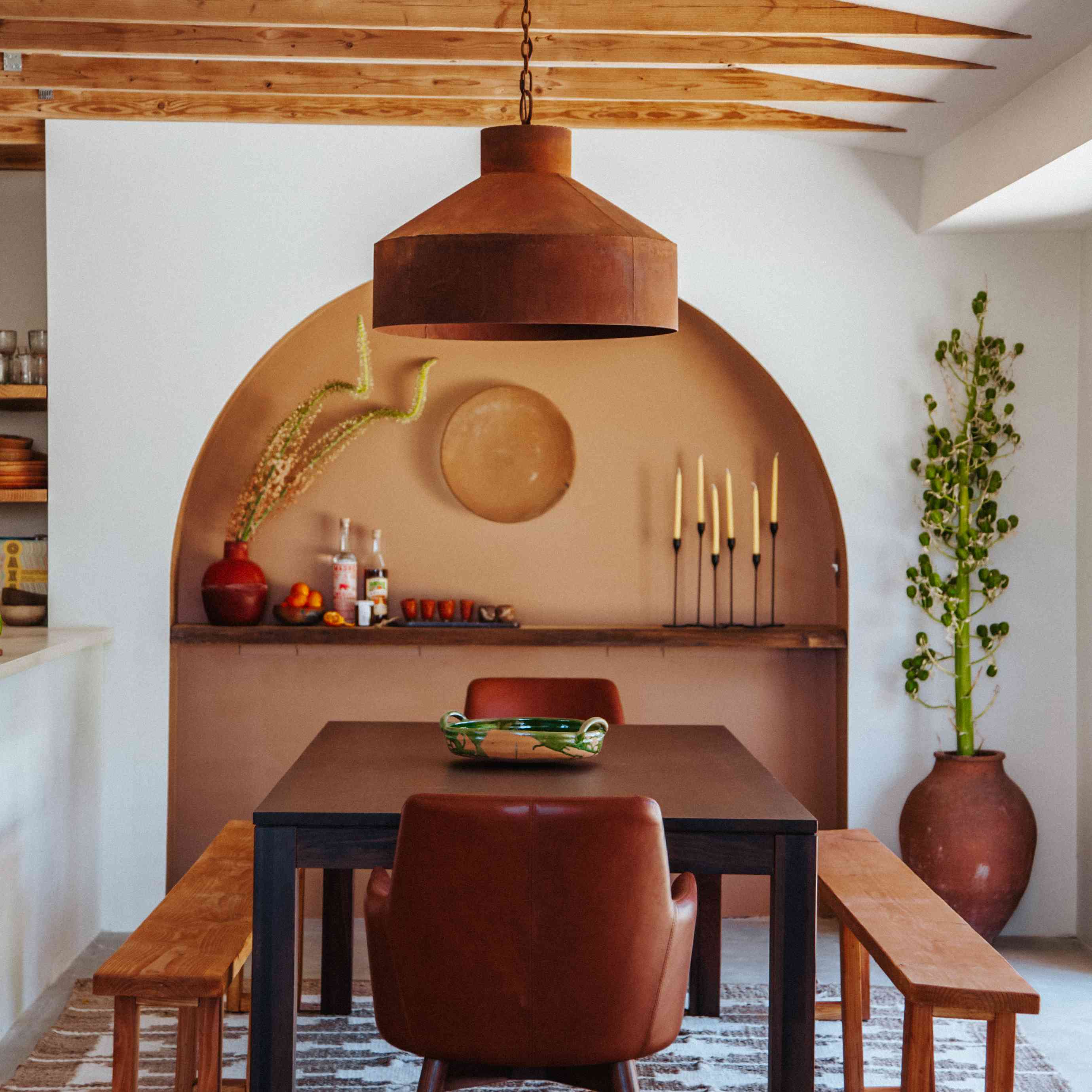 中性用餐室空间。