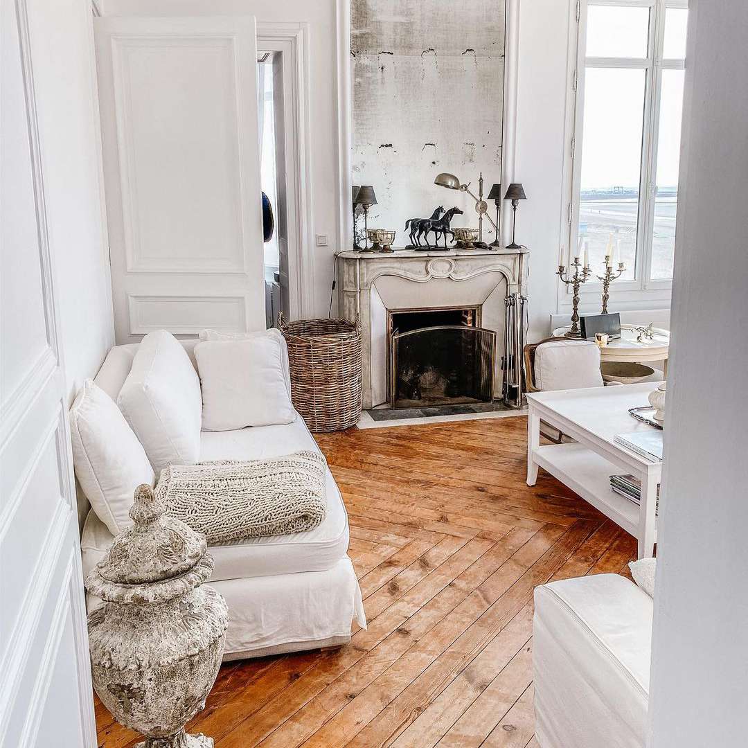 白色巴黎人休息区。