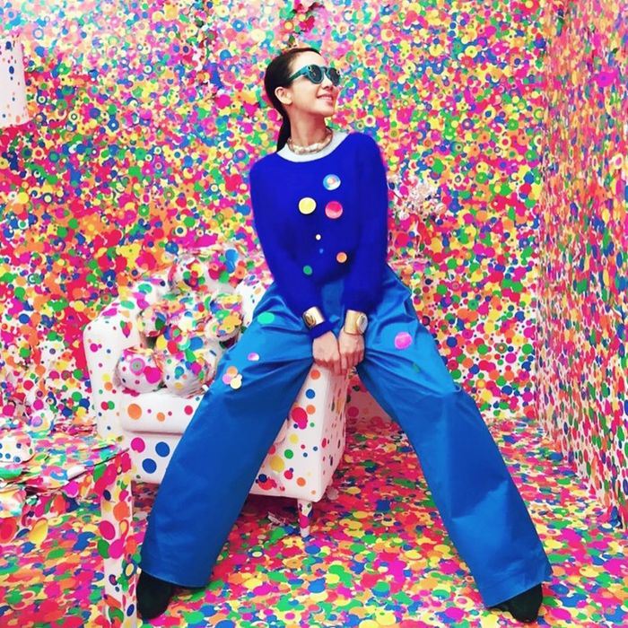 菲奥娜·谢(Fiona Xie)在新加坡国家美术馆(National Gallery Singapore)