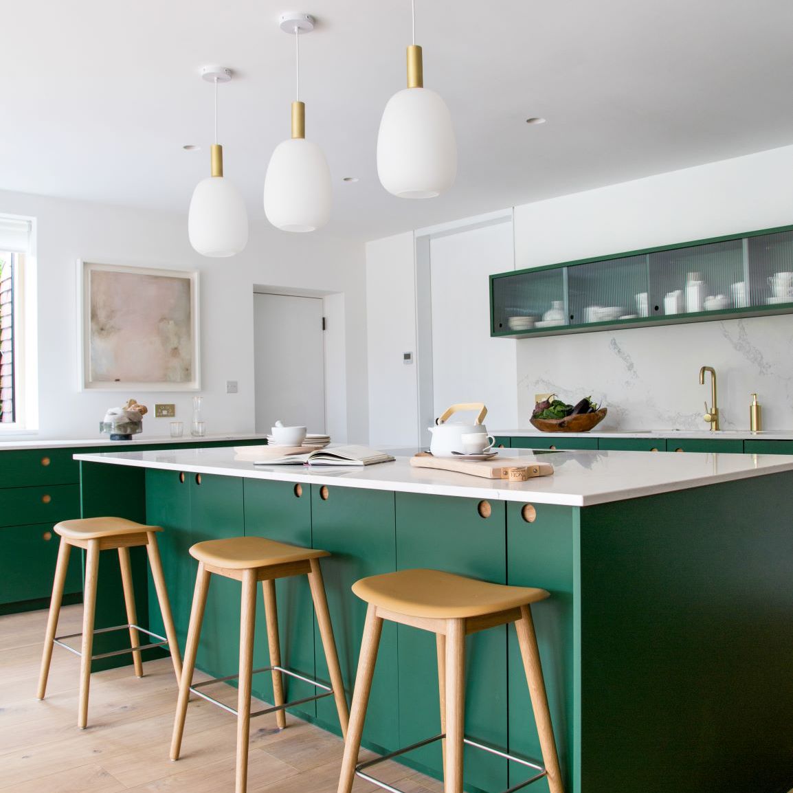 现代厨房的橱柜