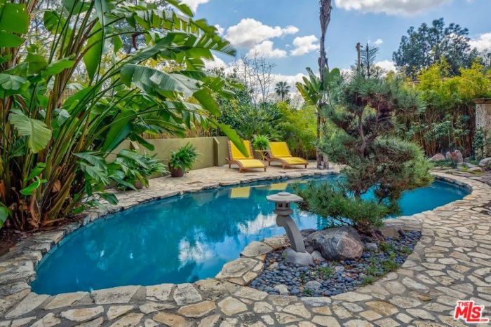 好莱坞山的后院