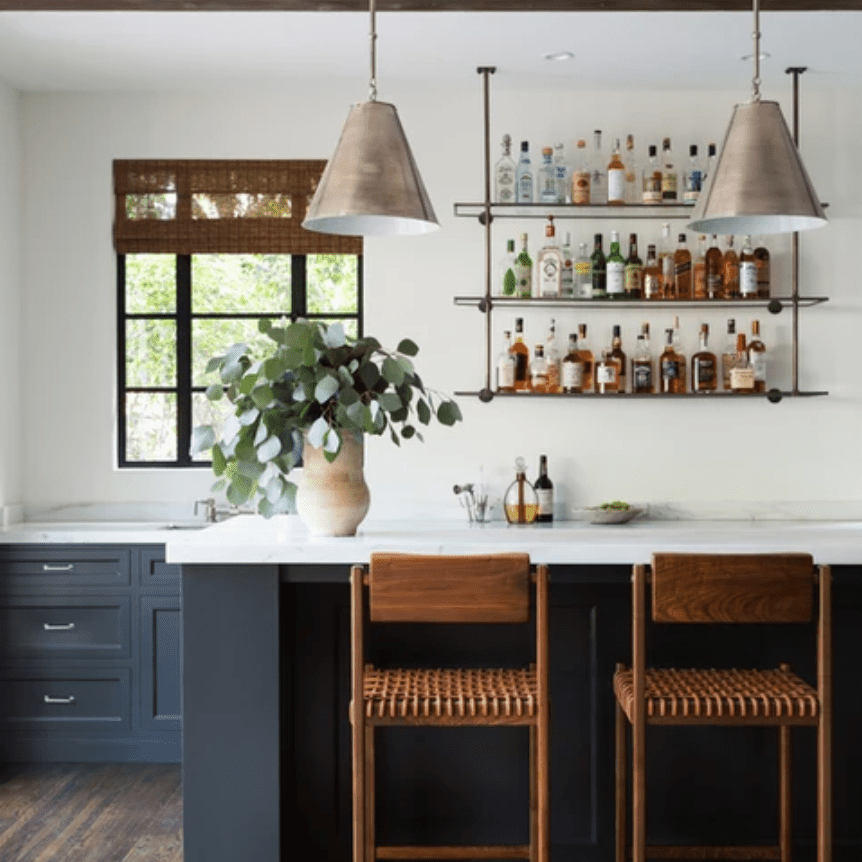 带有库存厨房栏的厨房