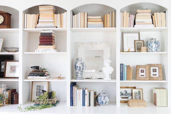 漂亮的风格的书架。