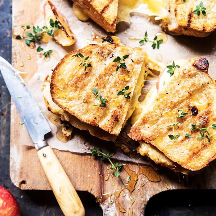 健康烤奶酪三明治