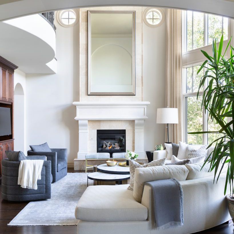 超大的白色沙发客厅