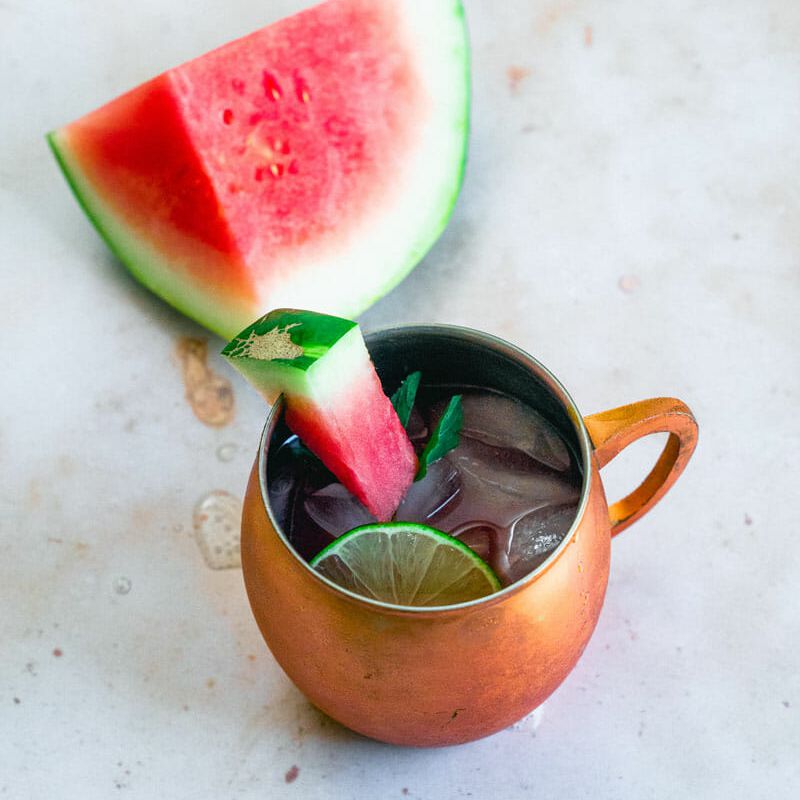 莫斯科骡子西瓜切片装饰铜杯。