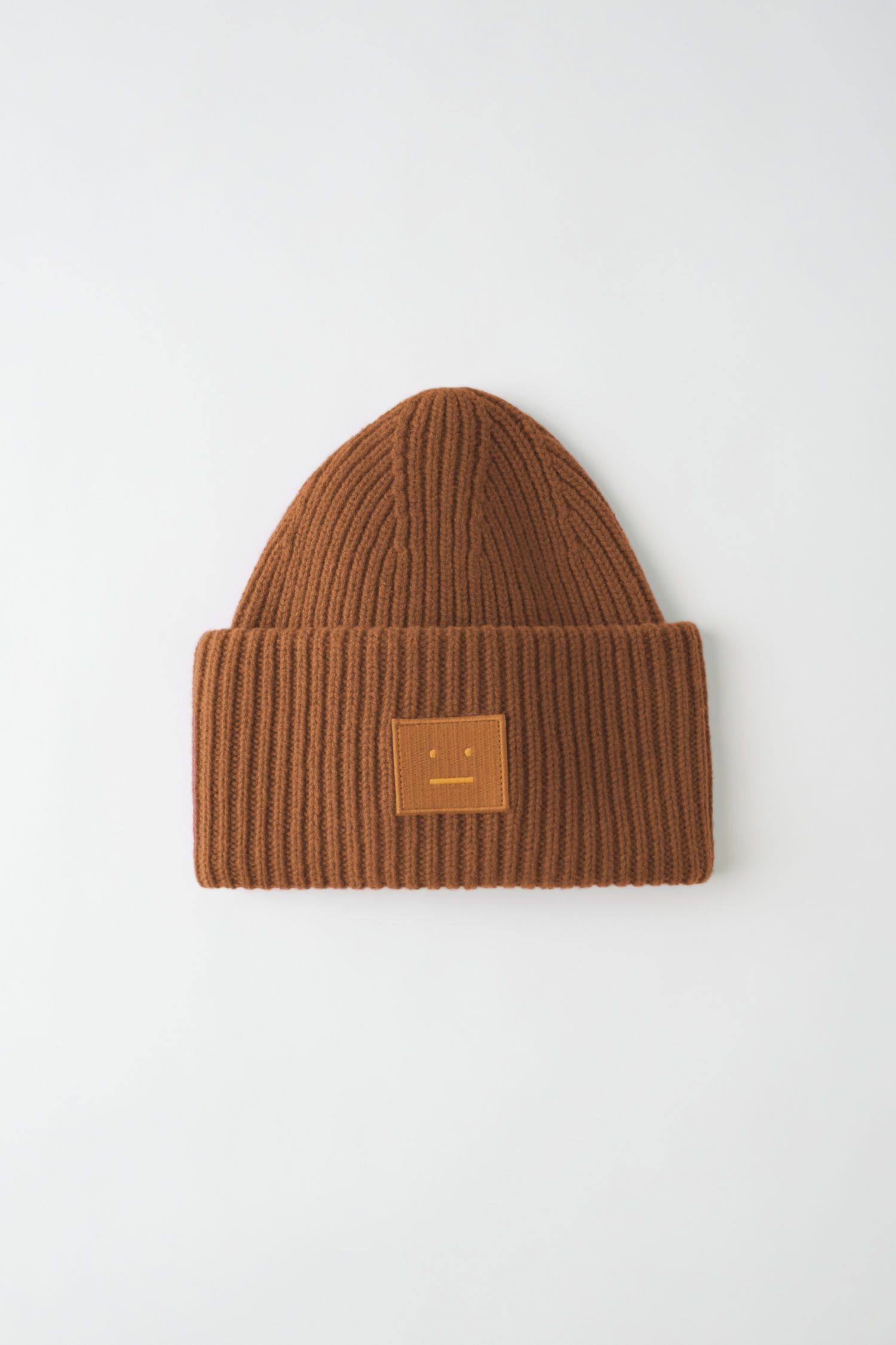 焦糖棕色痤疮工作室的脸贴豆豆