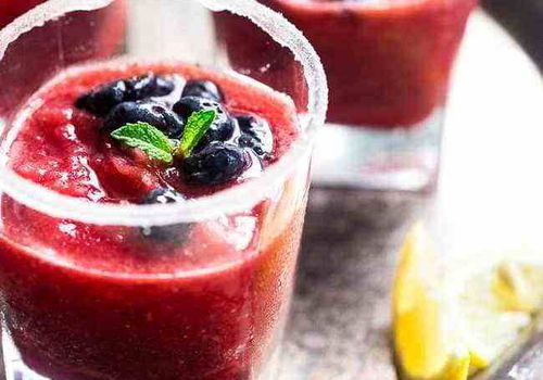 糖冷冻mojitos边眼镜。