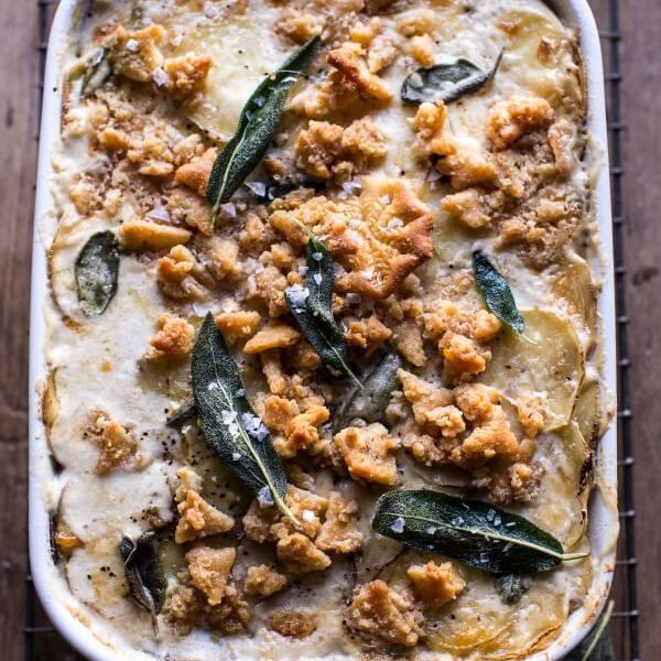 芝士土豆烤面包配黄油丽兹饼干——简单的扇贝土豆