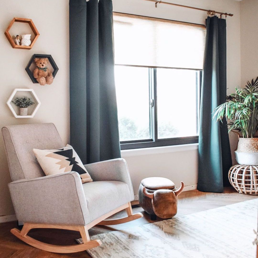 带摇椅的托儿所