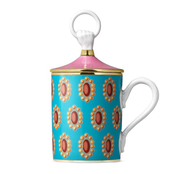 Gucci的楼书手和环杯