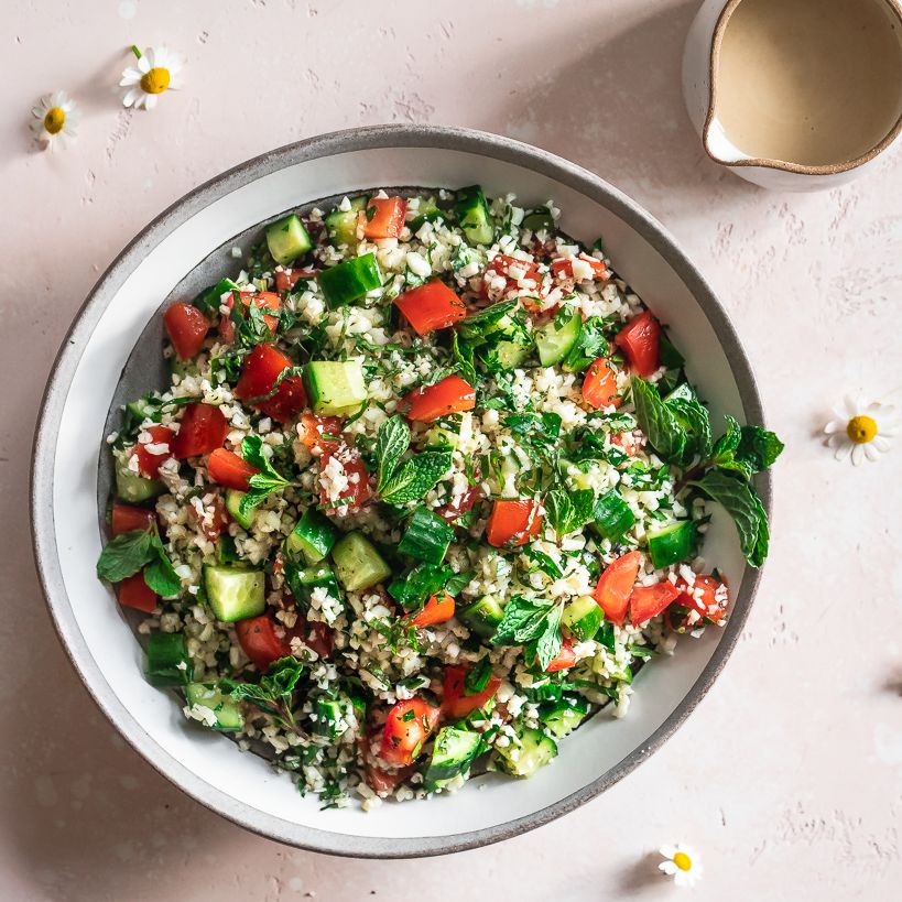 花椰菜塔博勒配杏仁芝麻酱