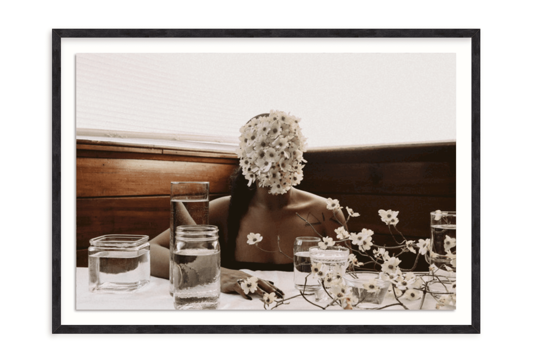 南部的妇女在白色山茱萸