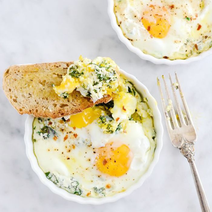 健康菜肴夏季 - 烤鸡蛋