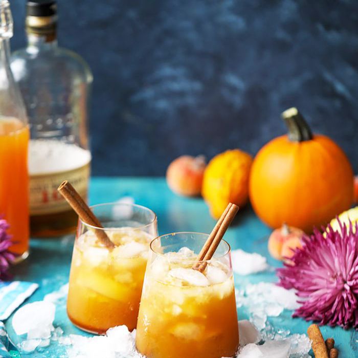 秋季鸡尾酒 - 南瓜饼粉碎波旁