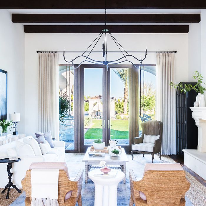 中性客厅“class=