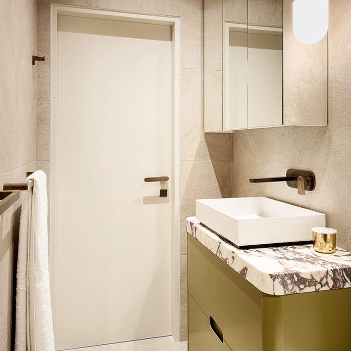 粉色大理石浴室