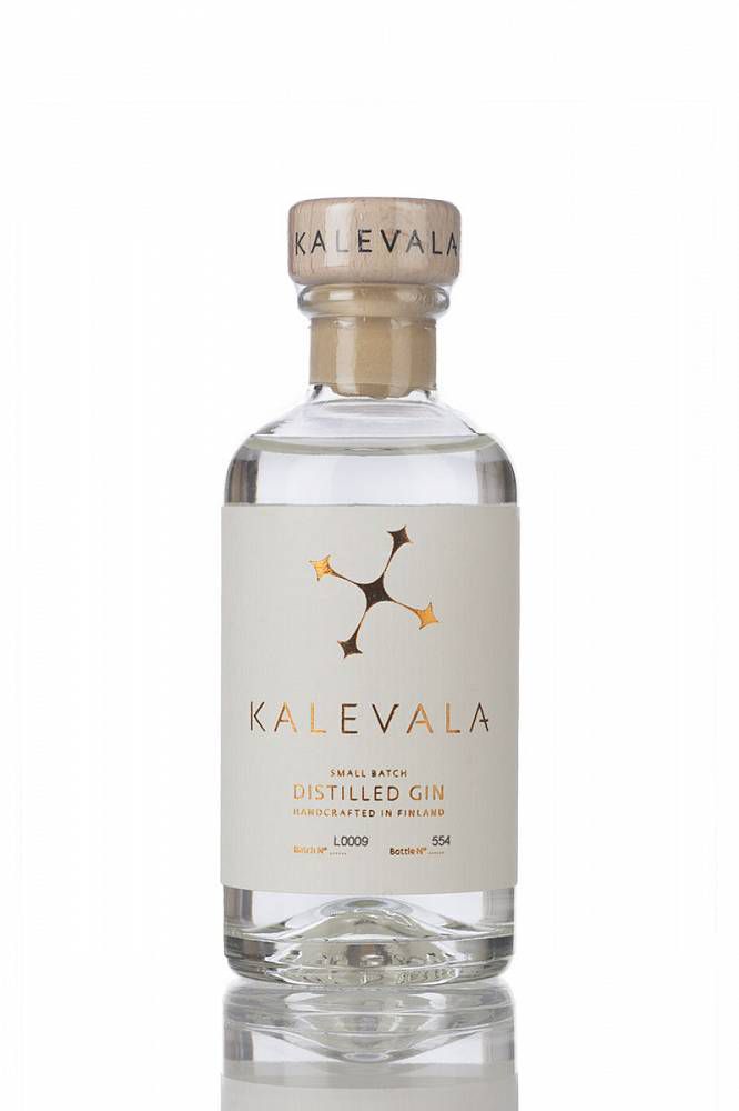 一瓶杜松子酒。