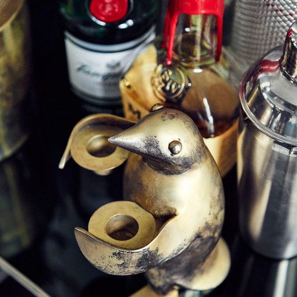 杰西卡·奥尔芭宾馆酒吧