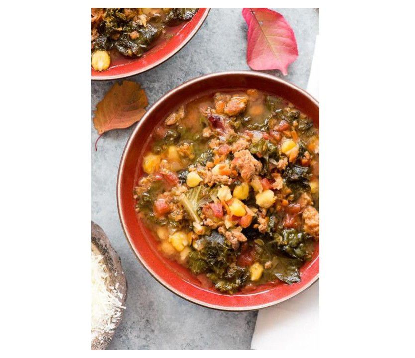 慢炖锅chorizo​​ kale汤