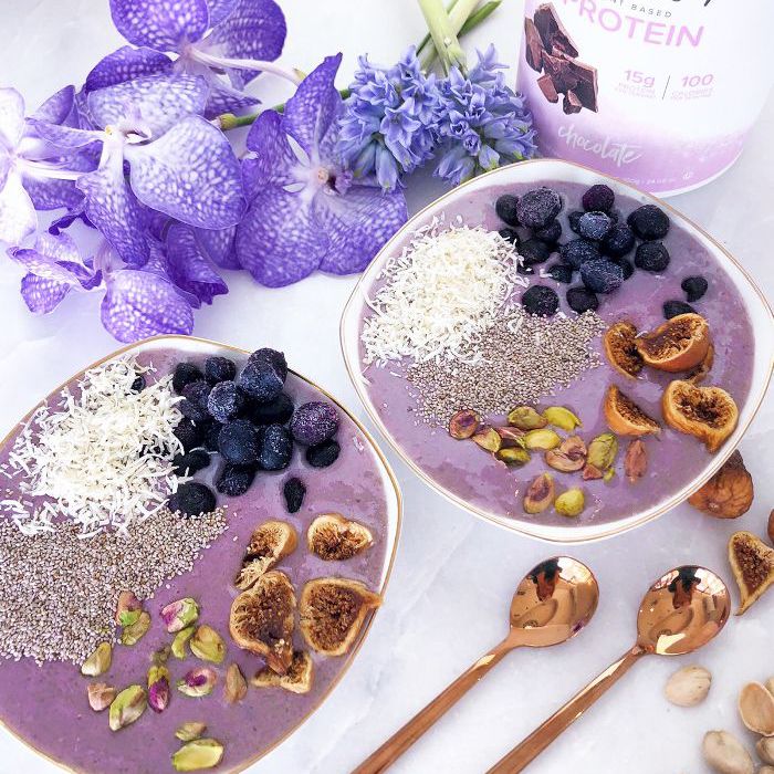 浆果清洁奶昔碗