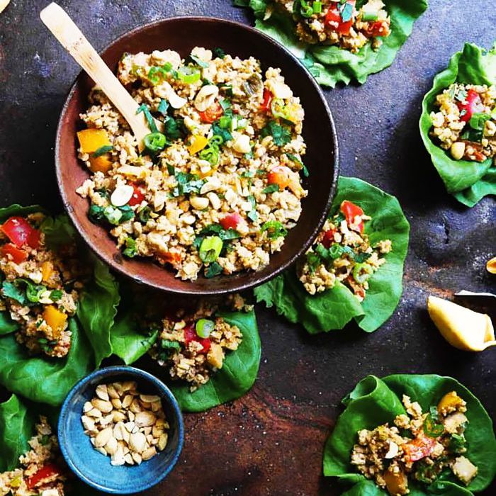 酮Crockpot食谱 - 慢炖锅亚洲风味鸡肉裹生菜