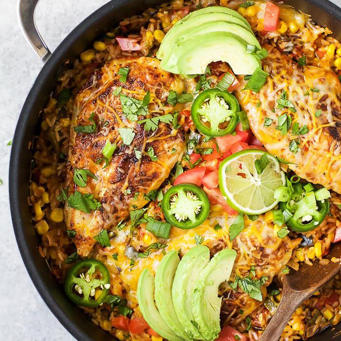 一泛西南鸡肉和米饭