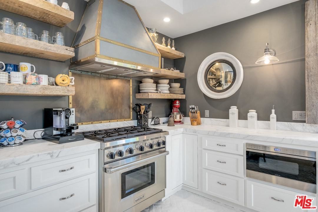 露西·黑尔Studio City的主页