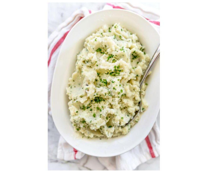 花菜泥配帕尔马干酪和细香葱