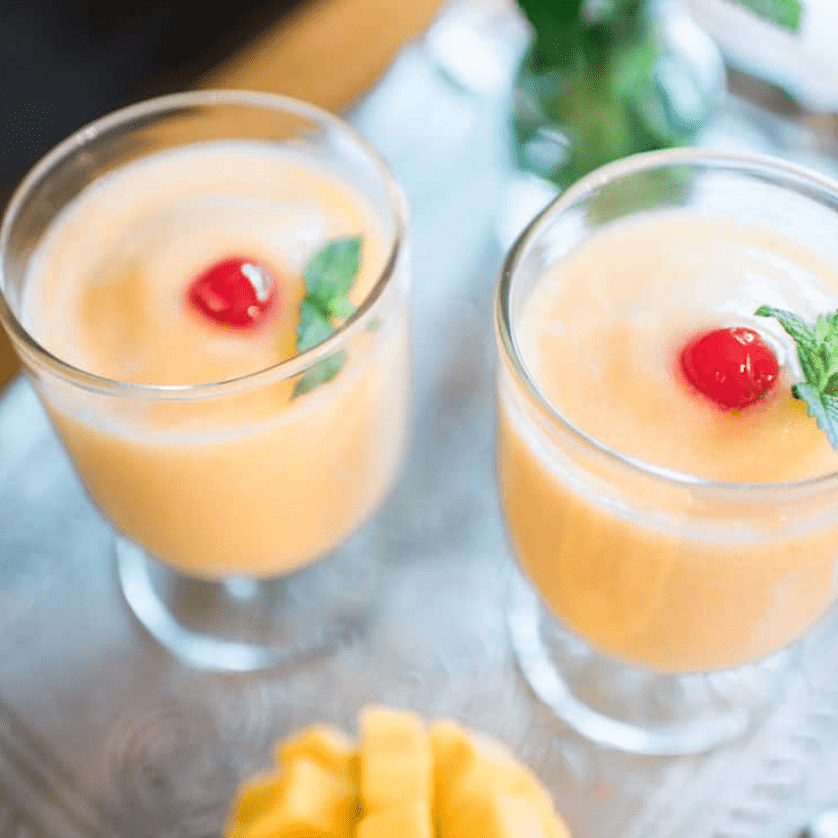 芒果果汁朗姆酒鸡尾酒