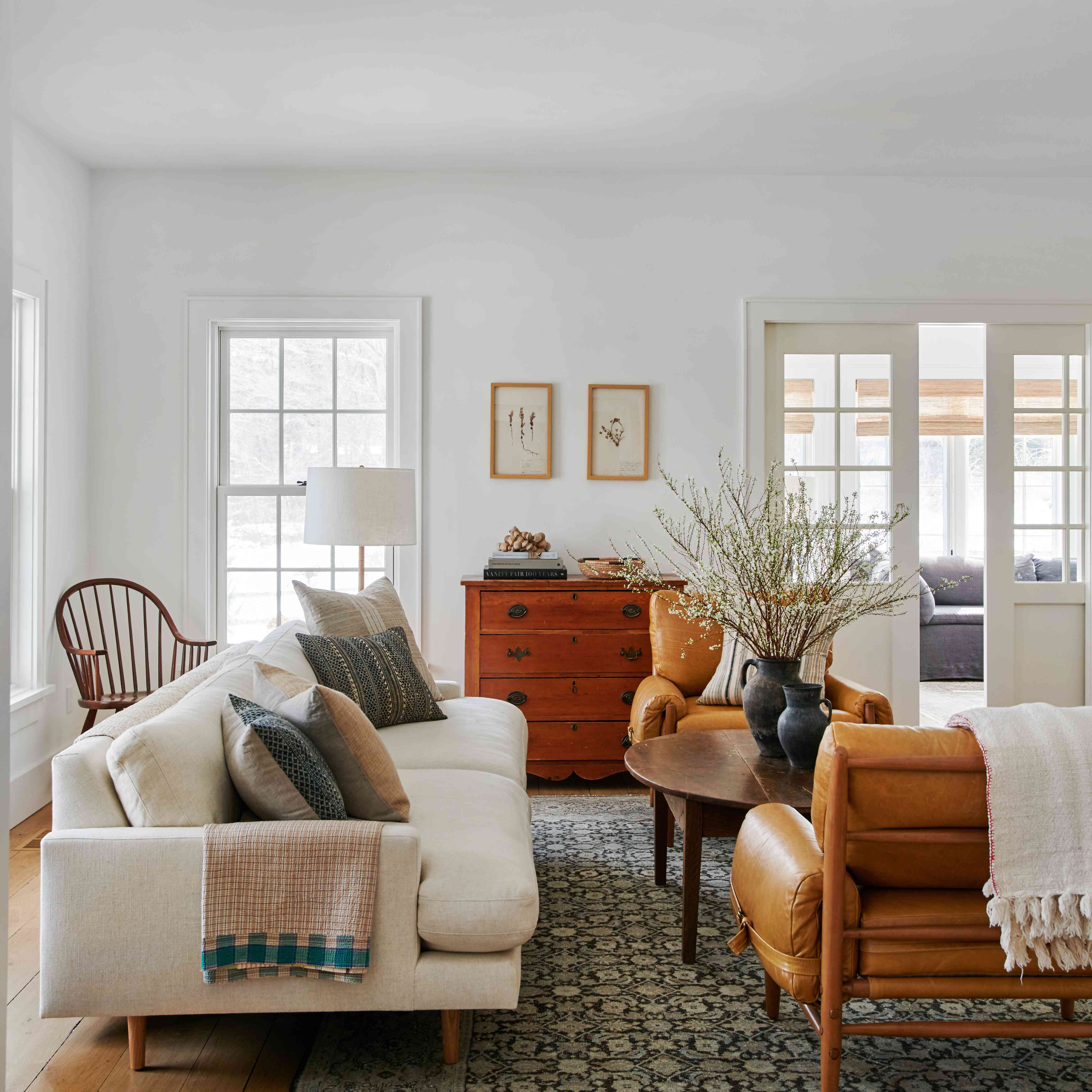 本周改造 - 琥珀刘易斯康涅狄格州农舍客厅