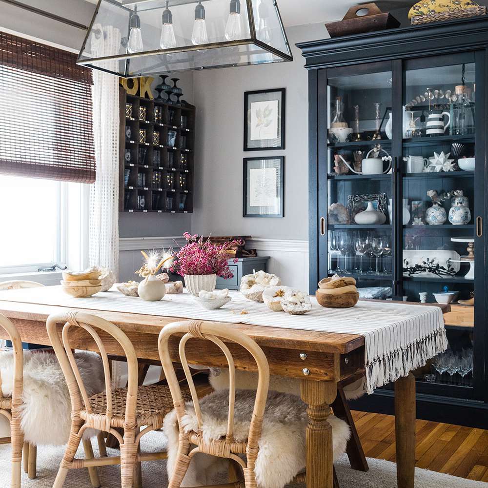 餐桌上有macramé跑步者