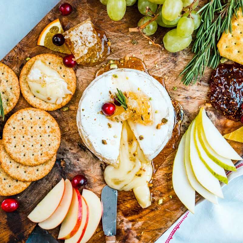 布里干酪cheeseboard。