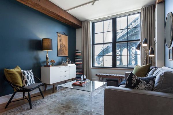 舒适客厅俯瞰桥梁