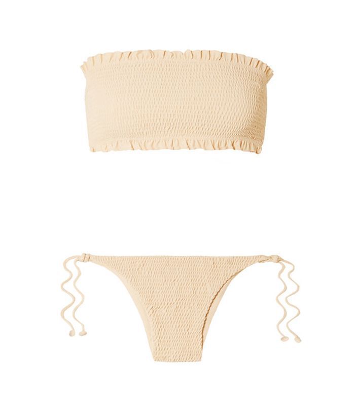 贝哈蒂和坎迪丝穿着班多比基尼